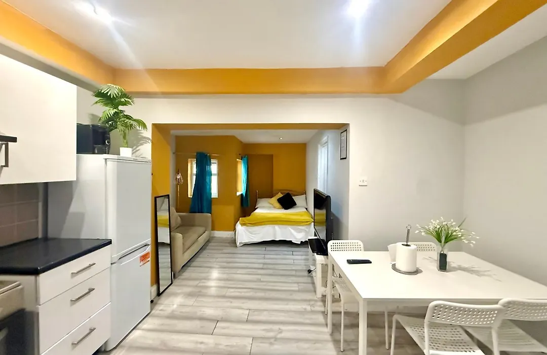 Kings Cross Guest House-1