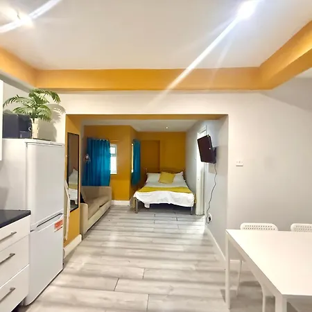 Kings Cross Guest House-3